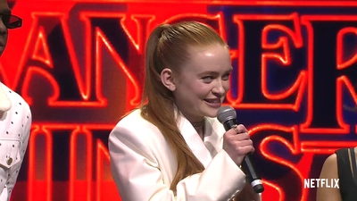 2022-05-14_-_Stranger_Things_Season_4_Premiere_video_1_mp40662.jpg