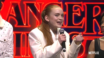 2022-05-14_-_Stranger_Things_Season_4_Premiere_video_1_mp40668.jpg