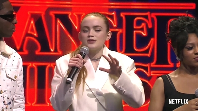 2022-05-14_-_Stranger_Things_Season_4_Premiere_video_1_mp40709.jpg