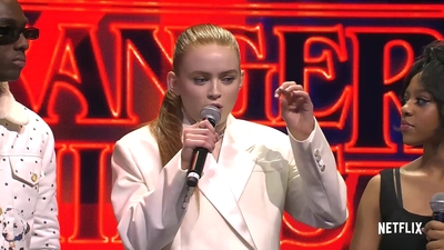 2022-05-14_-_Stranger_Things_Season_4_Premiere_video_1_mp40710.jpg
