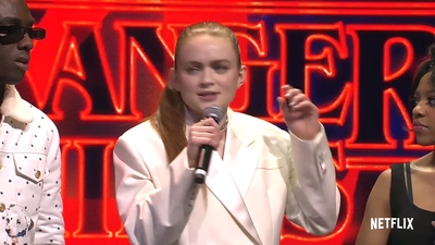 2022-05-14_-_Stranger_Things_Season_4_Premiere_video_1_mp40712.jpg