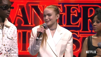 2022-05-14_-_Stranger_Things_Season_4_Premiere_video_1_mp40719.jpg