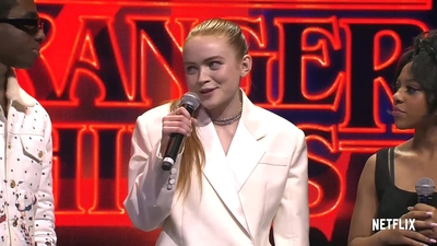 2022-05-14_-_Stranger_Things_Season_4_Premiere_video_1_mp40721.jpg
