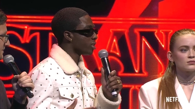 2022-05-14_-_Stranger_Things_Season_4_Premiere_video_1_mp40778.jpg