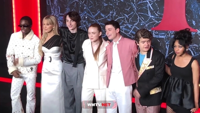 2022-05-14_-_Stranger_Things_Season_4_Premiere_video_2_mp40867.jpg