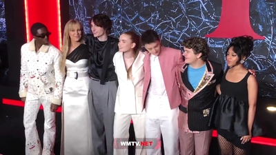 2022-05-14_-_Stranger_Things_Season_4_Premiere_video_2_mp40883.jpg