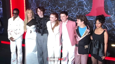 2022-05-14_-_Stranger_Things_Season_4_Premiere_video_2_mp40888.jpg