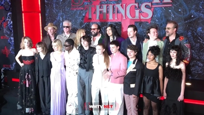 2022-05-14_-_Stranger_Things_Season_4_Premiere_video_2_mp40930.jpg
