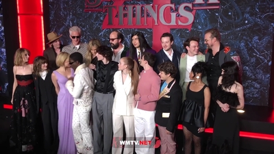 2022-05-14_-_Stranger_Things_Season_4_Premiere_video_2_mp40937.jpg