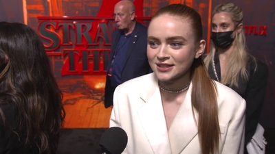 2022-05-14_-_Stranger_Things_Season_4_Premiere_video_3_mp40998.jpg