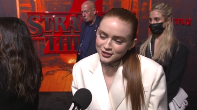 2022-05-14_-_Stranger_Things_Season_4_Premiere_video_3_mp41001.jpg
