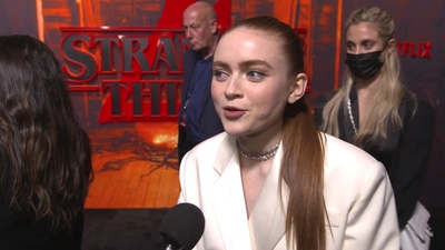 2022-05-14_-_Stranger_Things_Season_4_Premiere_video_3_mp41002.jpg