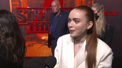 2022-05-14_-_Stranger_Things_Season_4_Premiere_video_3_mp41004.jpg