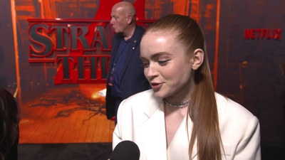 2022-05-14_-_Stranger_Things_Season_4_Premiere_video_3_mp41010.jpg