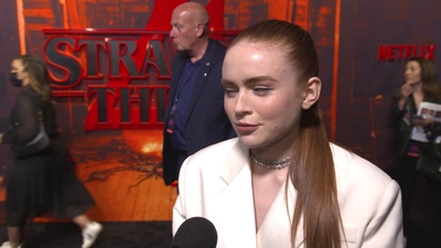 2022-05-14_-_Stranger_Things_Season_4_Premiere_video_3_mp41011.jpg