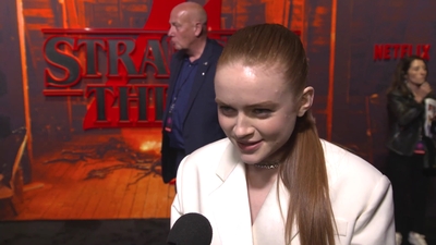 2022-05-14_-_Stranger_Things_Season_4_Premiere_video_3_mp41012.jpg