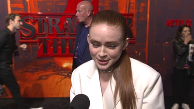 2022-05-14_-_Stranger_Things_Season_4_Premiere_video_3_mp41013.jpg