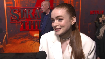 2022-05-14_-_Stranger_Things_Season_4_Premiere_video_3_mp41016.jpg