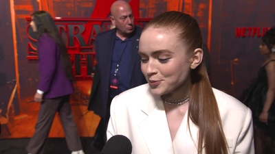 2022-05-14_-_Stranger_Things_Season_4_Premiere_video_3_mp41020.jpg