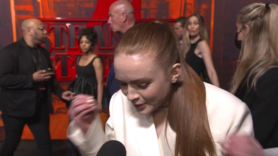 2022-05-14_-_Stranger_Things_Season_4_Premiere_video_3_mp41024.jpg