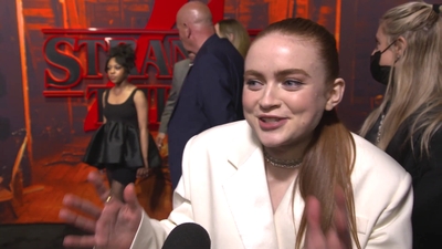 2022-05-14_-_Stranger_Things_Season_4_Premiere_video_3_mp41026.jpg