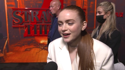 2022-05-14_-_Stranger_Things_Season_4_Premiere_video_3_mp41028.jpg