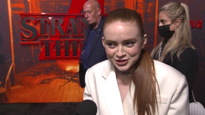 2022-05-14_-_Stranger_Things_Season_4_Premiere_video_3_mp41031.jpg