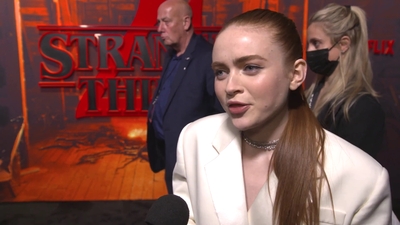 2022-05-14_-_Stranger_Things_Season_4_Premiere_video_3_mp41033.jpg