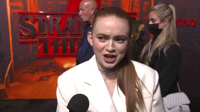 2022-05-14_-_Stranger_Things_Season_4_Premiere_video_3_mp41038.jpg