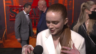 2022-05-14_-_Stranger_Things_Season_4_Premiere_video_3_mp41043.jpg
