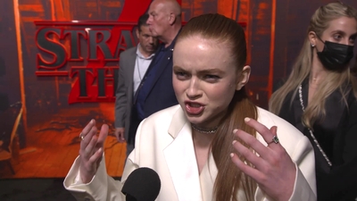 2022-05-14_-_Stranger_Things_Season_4_Premiere_video_3_mp41046.jpg