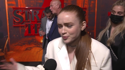 2022-05-14_-_Stranger_Things_Season_4_Premiere_video_3_mp41047.jpg