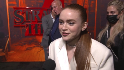 2022-05-14_-_Stranger_Things_Season_4_Premiere_video_3_mp41049.jpg