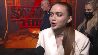 2022-05-14_-_Stranger_Things_Season_4_Premiere_video_3_mp41050.jpg