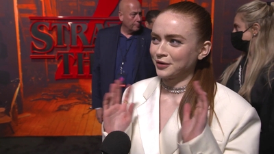 2022-05-14_-_Stranger_Things_Season_4_Premiere_video_3_mp41051.jpg