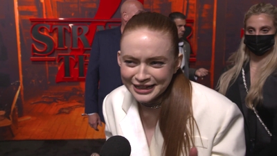 2022-05-14_-_Stranger_Things_Season_4_Premiere_video_3_mp41052.jpg