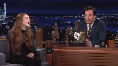 2022-05-24_-_The_Tonight_Show_Starring_Jimmy_Fallon_video_1_mp40270.jpg