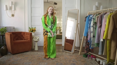 2022-05-26_-_Vogue_Magazine_-_7_Days_7_Looks_long_video_mp41622.jpg