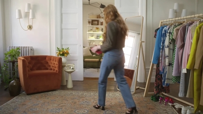 2022-05-26_-_Vogue_Magazine_-_7_Days_7_Looks_long_video_mp41633.jpg