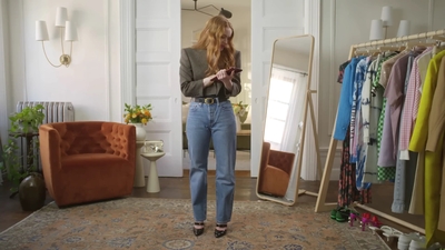 2022-05-26_-_Vogue_Magazine_-_7_Days_7_Looks_long_video_mp41640.jpg