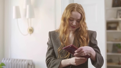 2022-05-26_-_Vogue_Magazine_-_7_Days_7_Looks_long_video_mp41653.jpg
