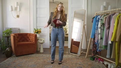 2022-05-26_-_Vogue_Magazine_-_7_Days_7_Looks_long_video_mp41658.jpg