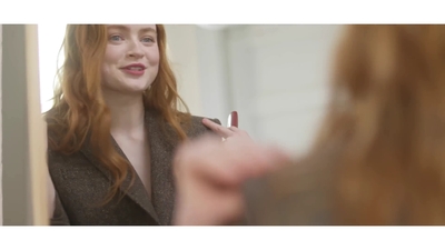 2022-05-26_-_Vogue_Magazine_-_7_Days_7_Looks_long_video_mp41667.jpg