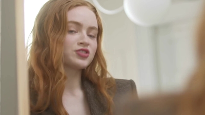 2022-05-26_-_Vogue_Magazine_-_7_Days_7_Looks_long_video_mp41673.jpg