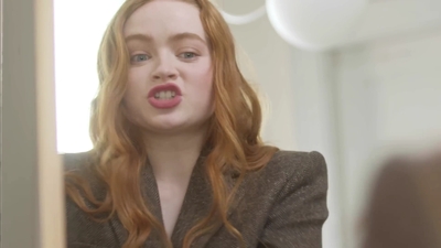 2022-05-26_-_Vogue_Magazine_-_7_Days_7_Looks_long_video_mp41674.jpg