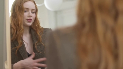 2022-05-26_-_Vogue_Magazine_-_7_Days_7_Looks_long_video_mp41675.jpg
