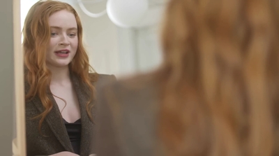 2022-05-26_-_Vogue_Magazine_-_7_Days_7_Looks_long_video_mp41676.jpg