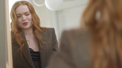 2022-05-26_-_Vogue_Magazine_-_7_Days_7_Looks_long_video_mp41678.jpg