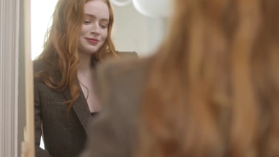2022-05-26_-_Vogue_Magazine_-_7_Days_7_Looks_long_video_mp41679.jpg