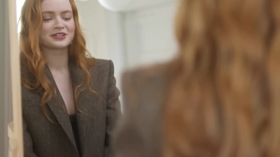 2022-05-26_-_Vogue_Magazine_-_7_Days_7_Looks_long_video_mp41681.jpg